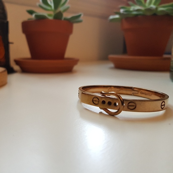 Two Gold Cuff Bracelets - Picture 4 of 4